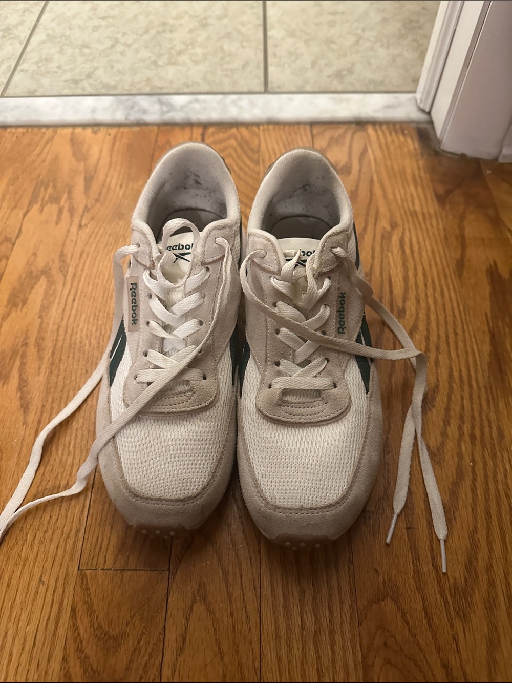 Reebok Women’s Beige and Dark Green Low-Top Sneakers